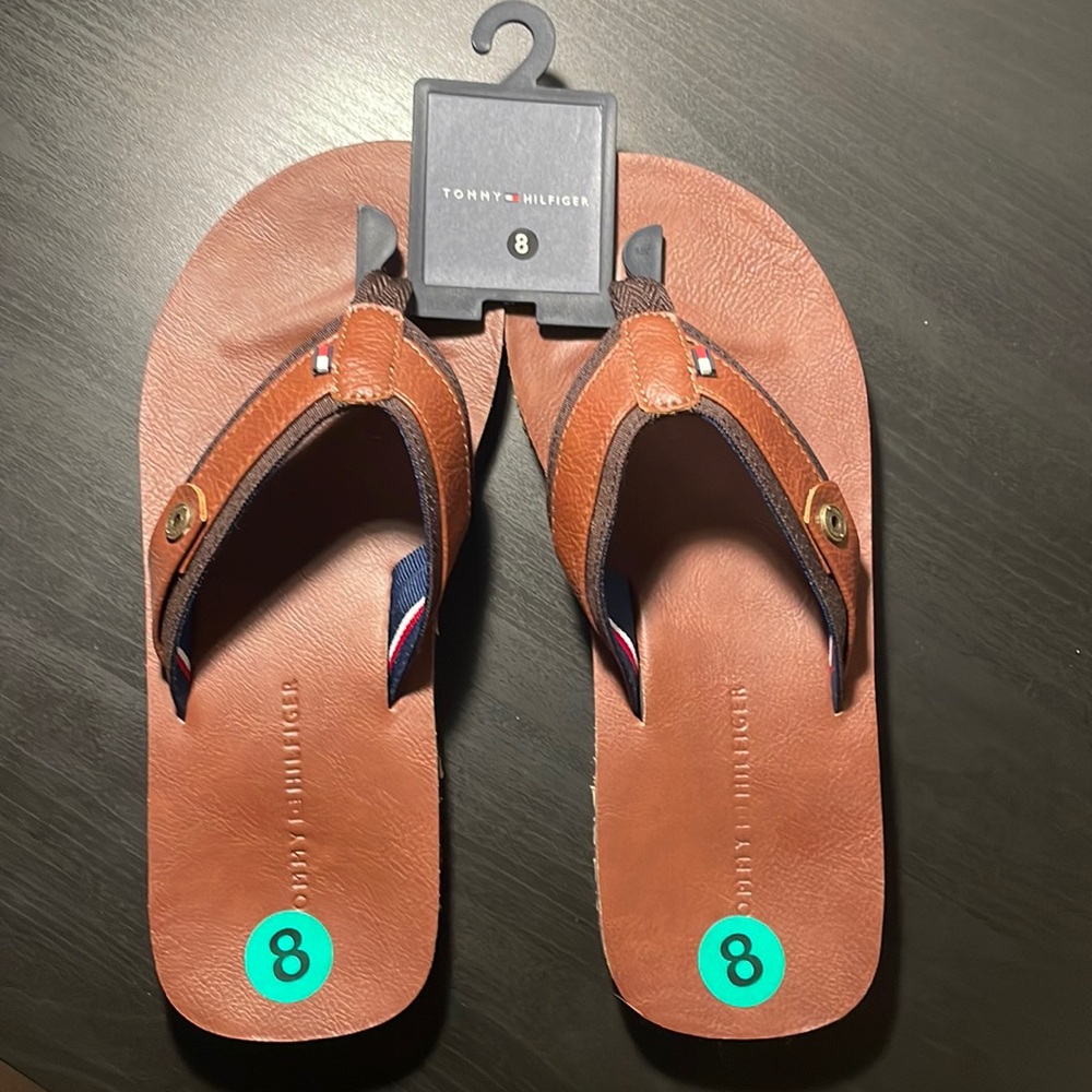 🆕Tommy Hilfiger flip flops